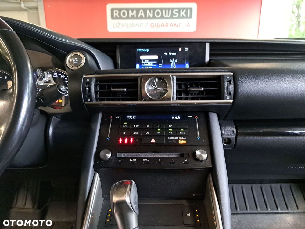 Lexus IS - 21