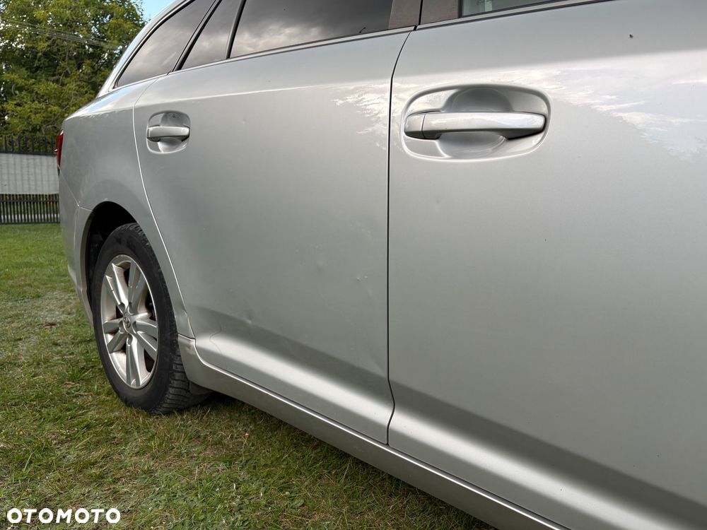 Toyota Avensis 1.8 Active - 26