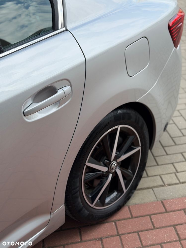 Toyota Avensis 1.8 Active - 26