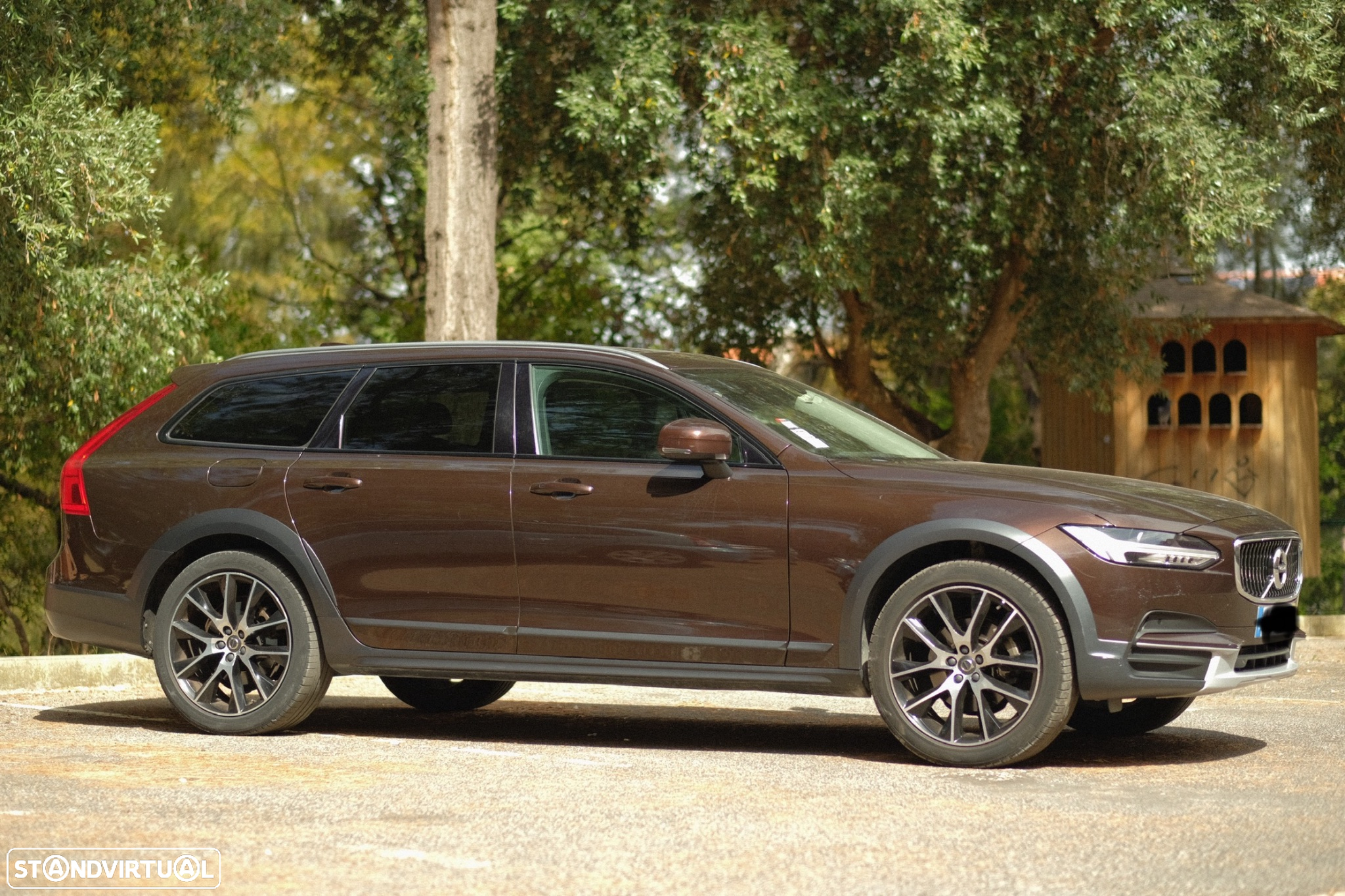 Volvo V90 Cross Country 2.0 D4 AWD Geartronic - 4