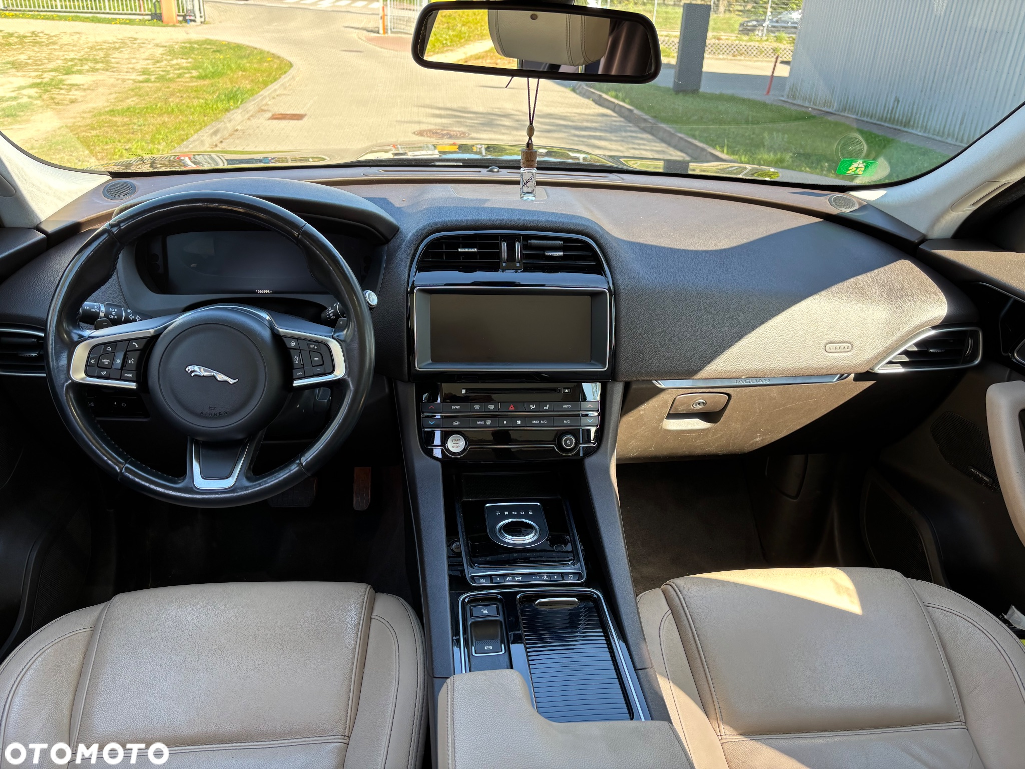 Jaguar E-Pace - 12