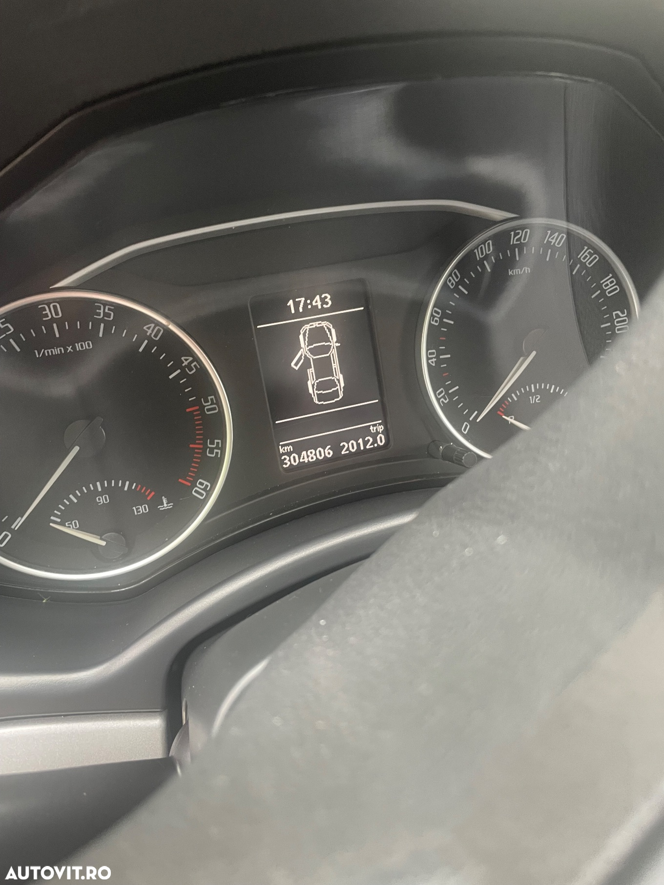 Skoda Octavia 1.6 TDI DPF DSG FAMILY - 10