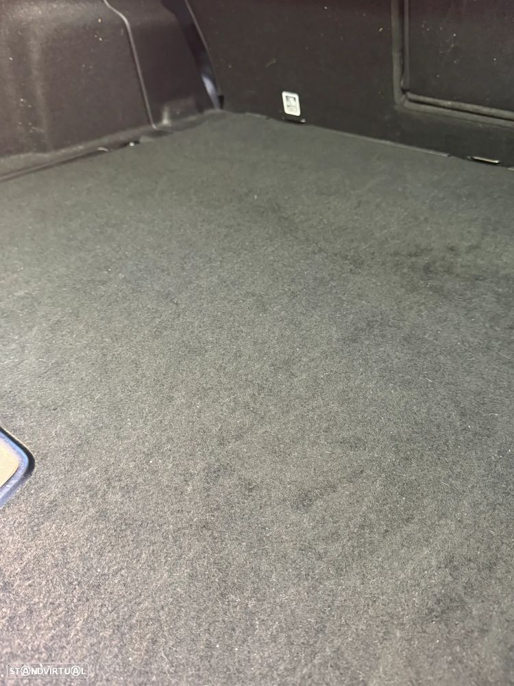 Land Rover Discovery Sport - 35