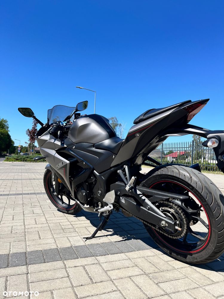 Yamaha YZF - 5