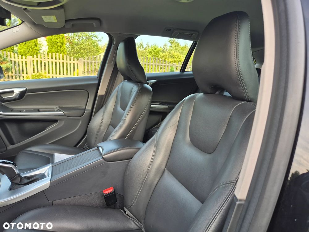 Volvo V60 D4 AWD Momentum - 19