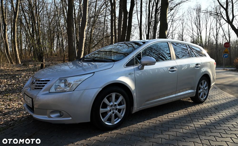 Toyota Avensis - 13