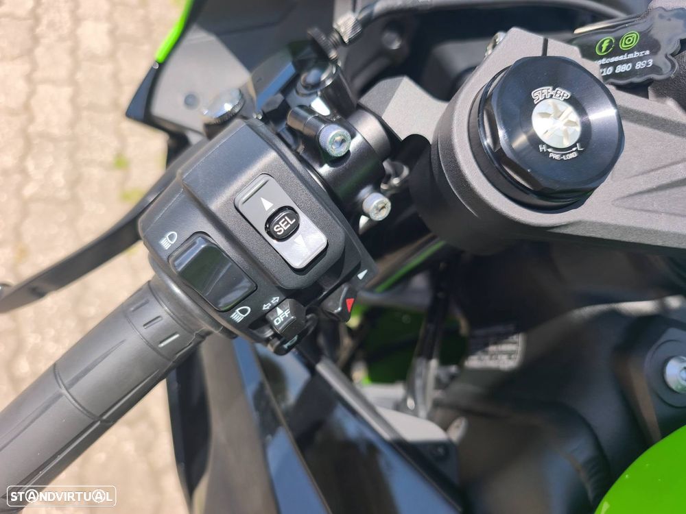 Kawasaki ZX 6R - 4