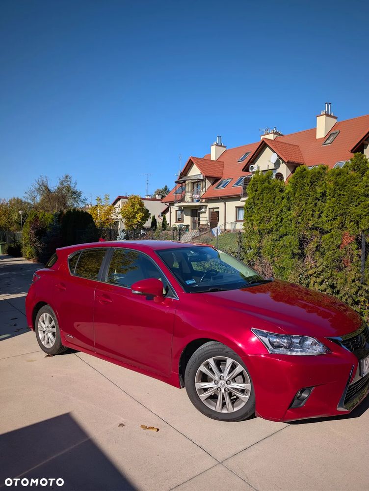Lexus CT - 10