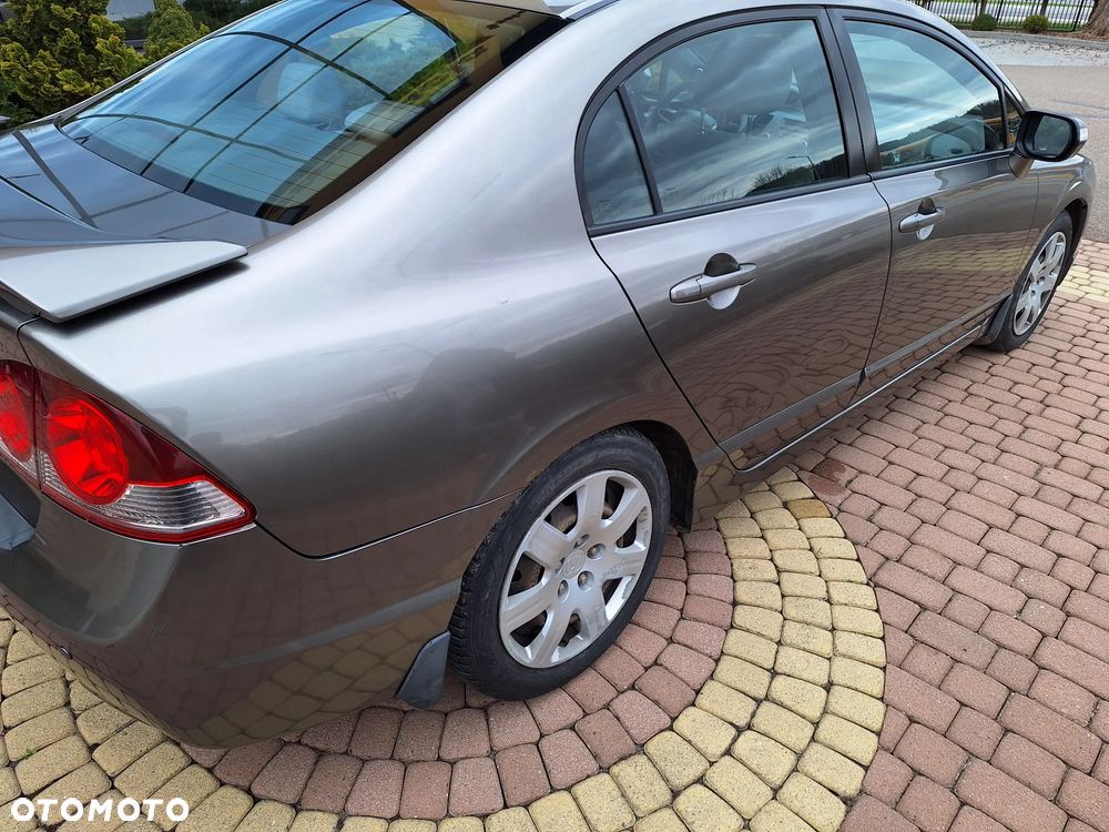 Honda Civic 1.8 Comfort - 26