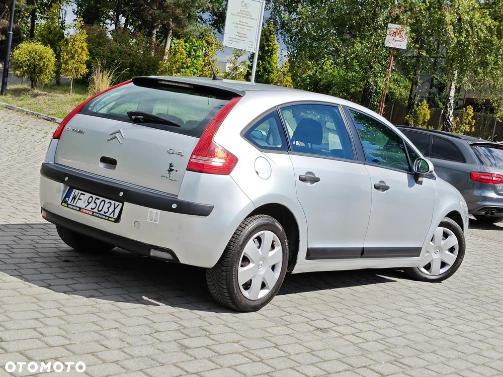 Citroën C4 1.4 16V Advance - 2