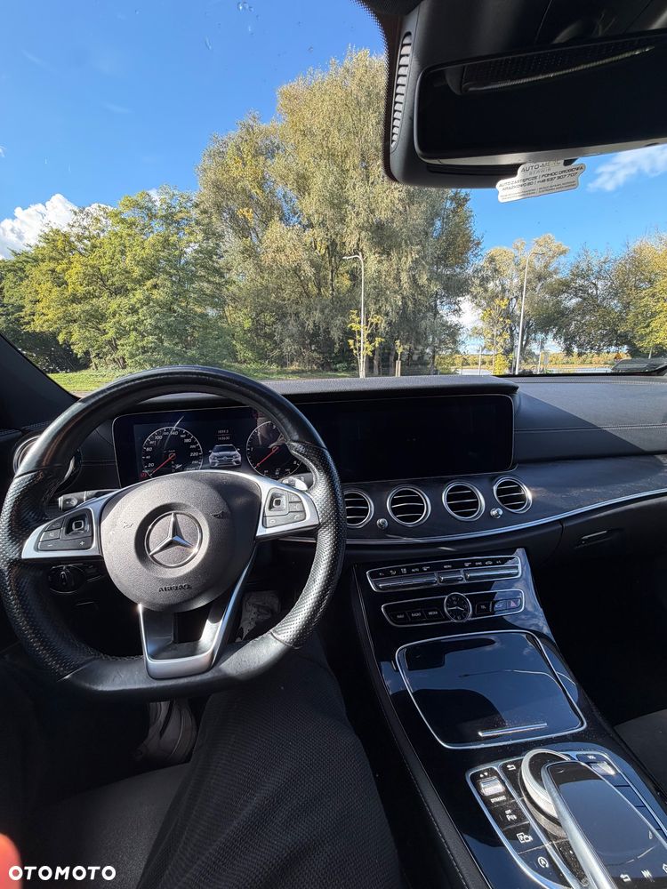 Mercedes-Benz Klasa E 220 d 9G-TRONIC - 19