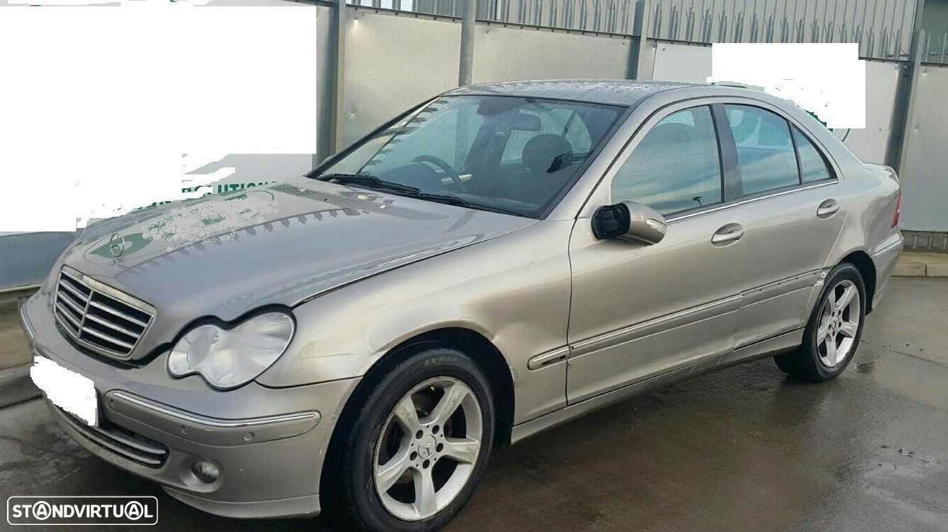 Mercedes Classe C w203 C220 CDI Avanguard de 2006 disponível para peças - 1