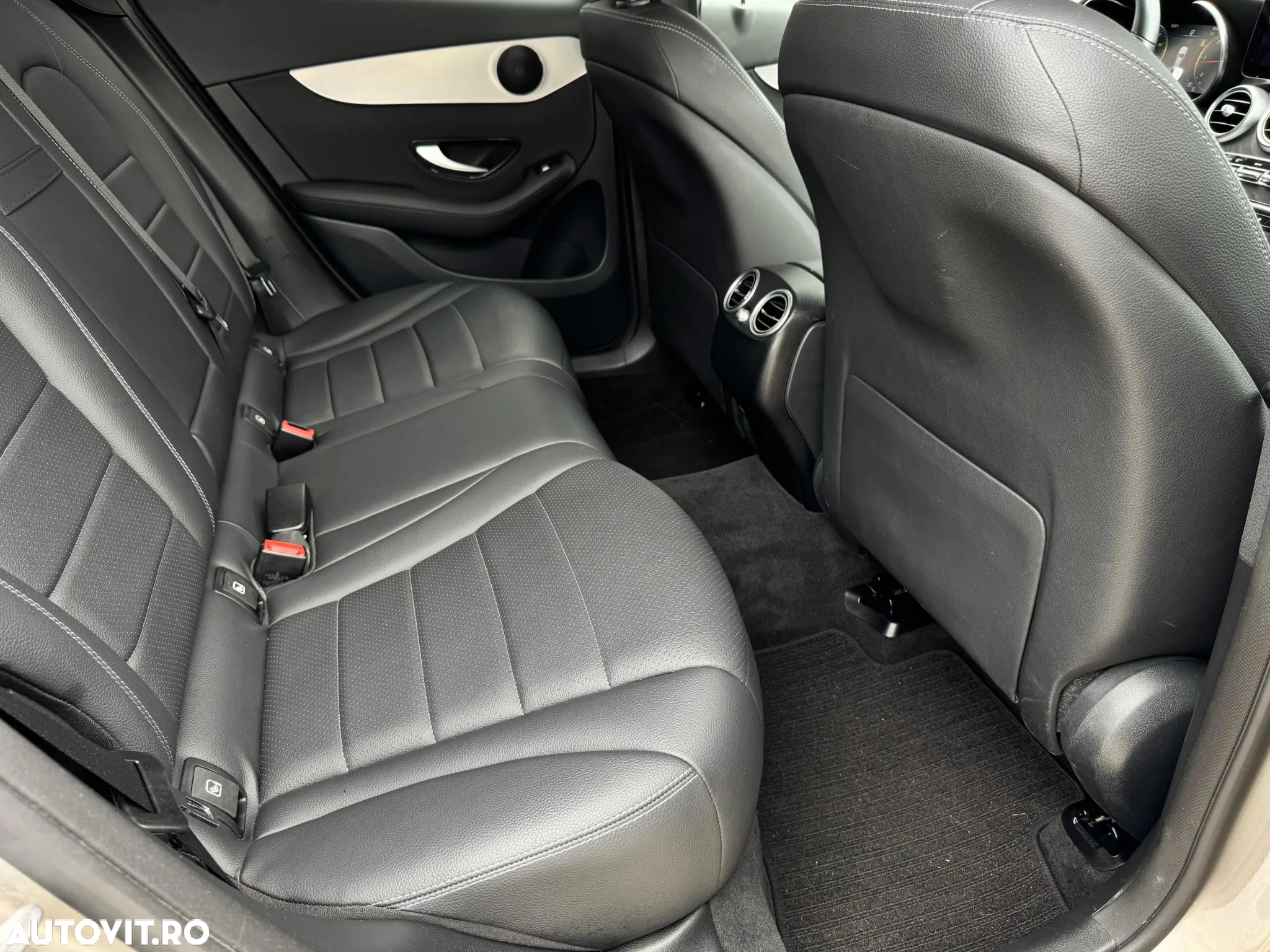 Mercedes-Benz GLC 300 d 4Matic 9G-TRONIC Exclusive - 17