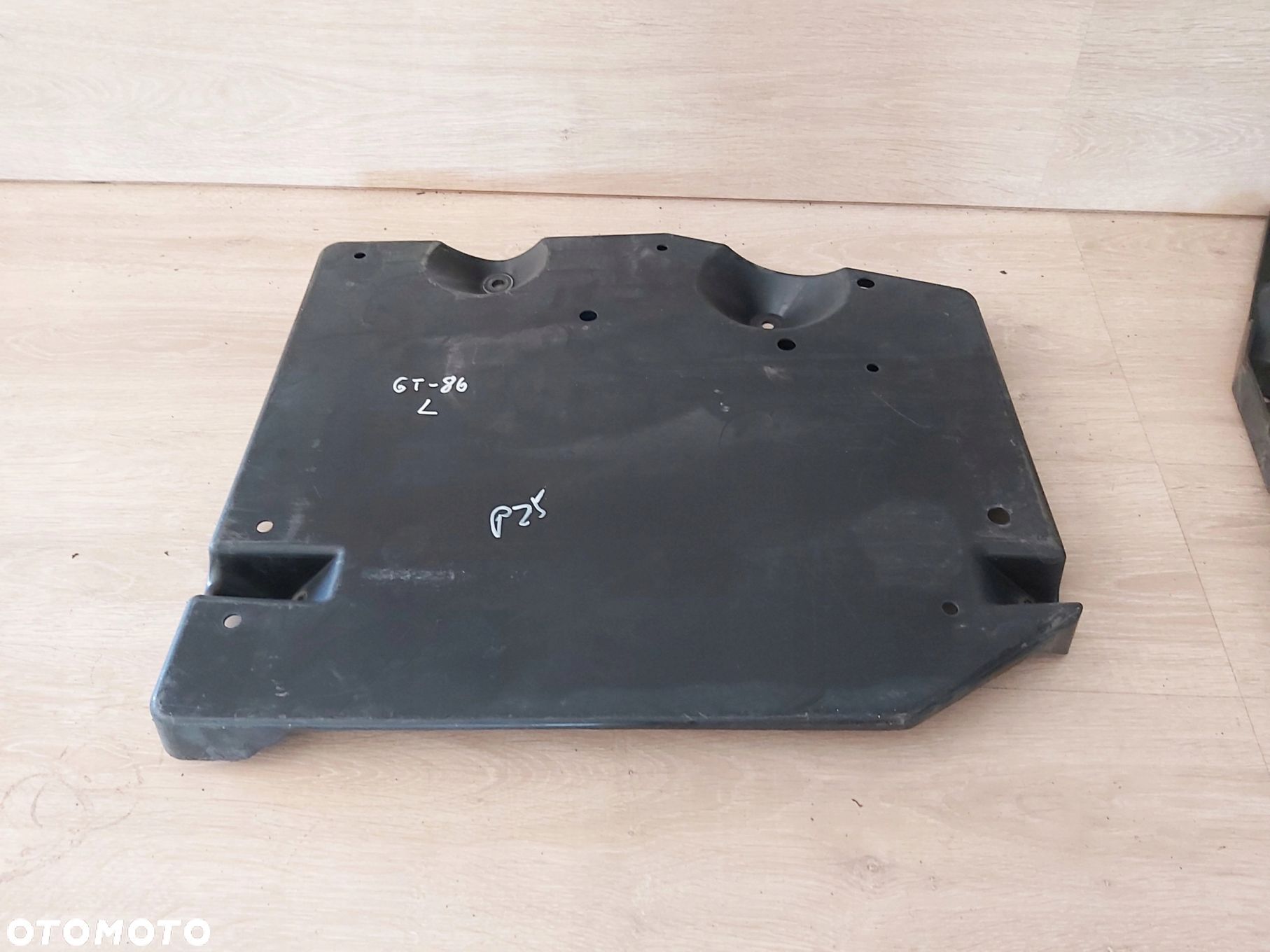 TOYOTA GT86 Subaru BRZ Lift osłona płyta zbiornika podłogi lewa 42045CA030 - 1