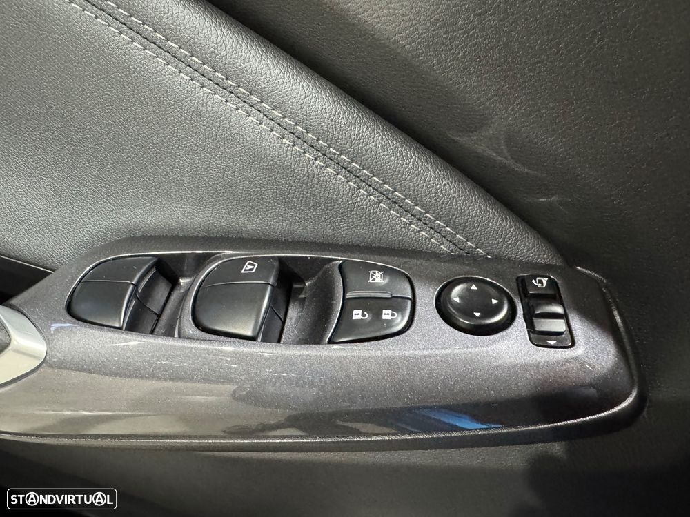 Nissan Juke 1.0 DIG-T N-Connecta DCT - 35