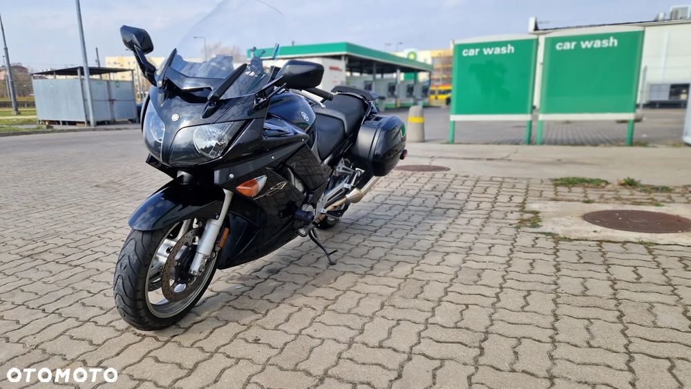 Yamaha FJR - 17