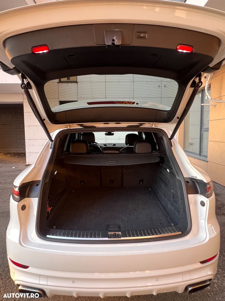 Porsche Cayenne - 10