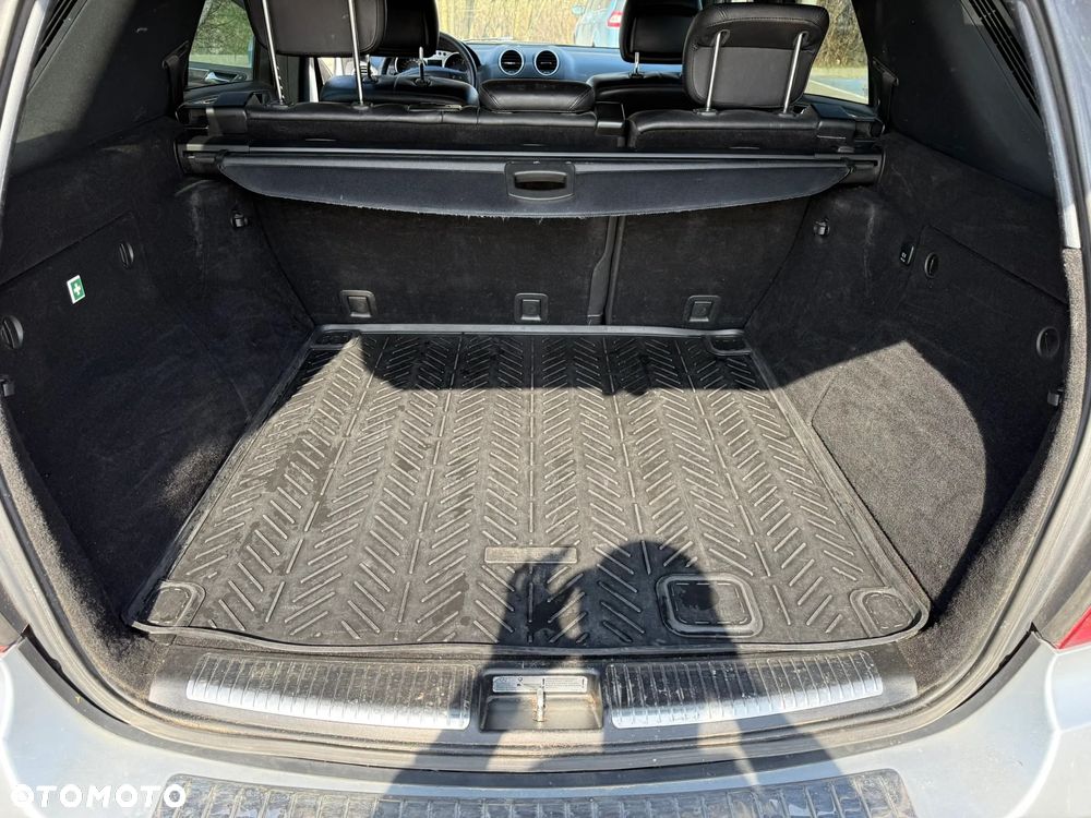 Mercedes-Benz ML 320 CDI 4Matic 7G-TRONIC Edition 10 - 29