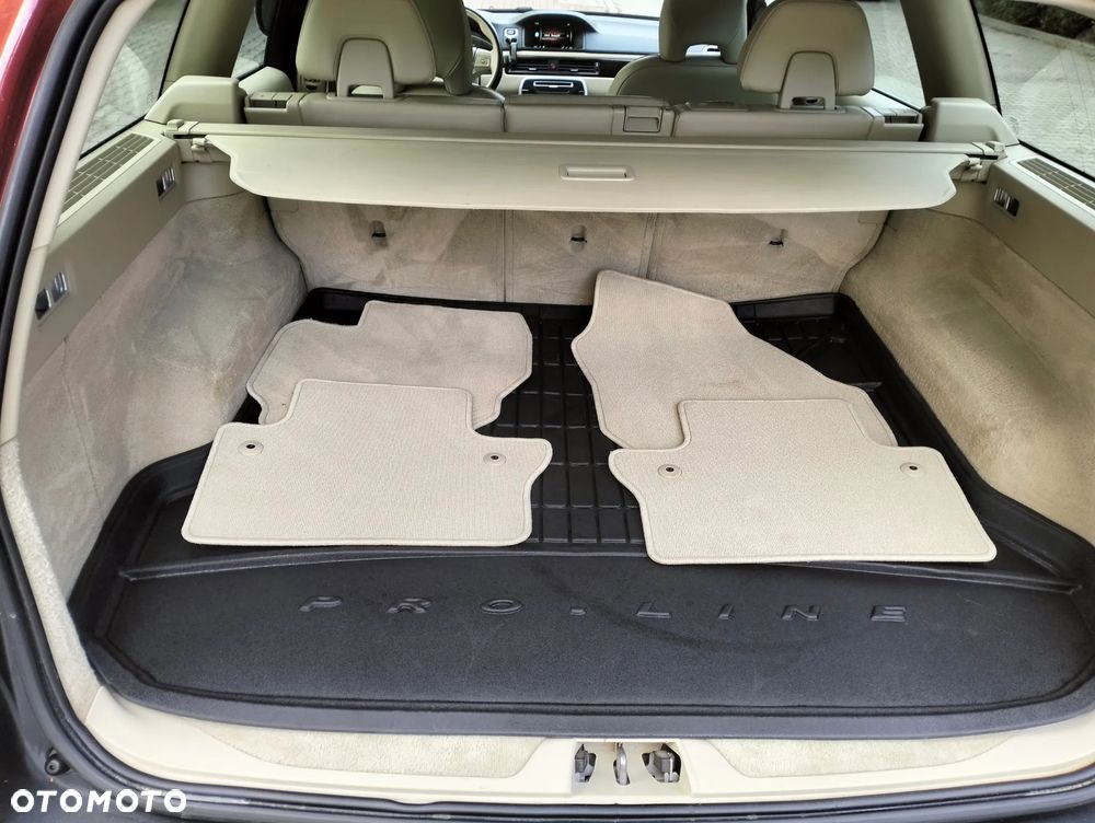 Volvo XC 70 3.2 AWD Momentum - 28