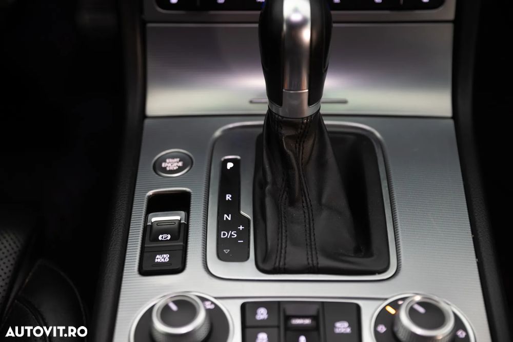 Volkswagen Touareg 3.0 V6 TDI BMT - 9