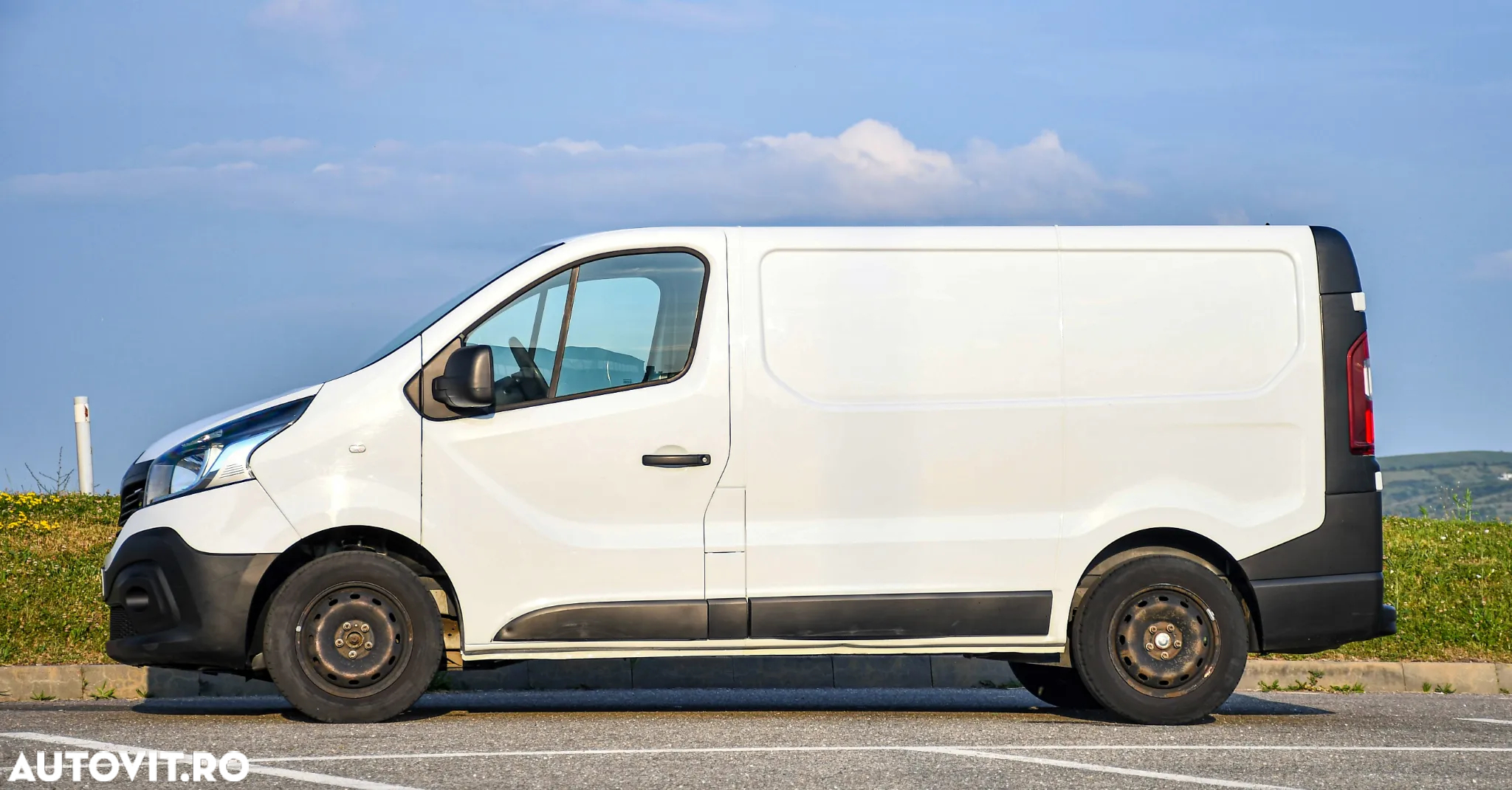 Renault TRAFIC - 2