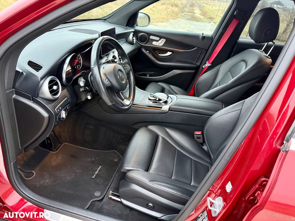 Mercedes-Benz GLC 300 4Matic 9G-TRONIC AMG Line - 21