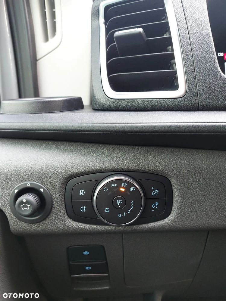 Ford Transit - 24