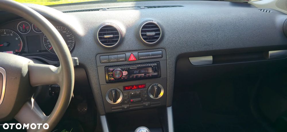 Audi A3 Sportback 1.6 Ambition - 14