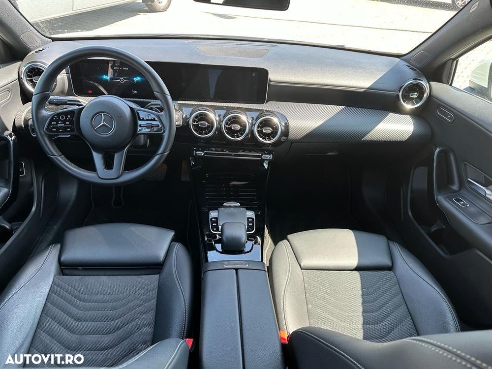 Mercedes-Benz A 220 Sedan Aut. - 4