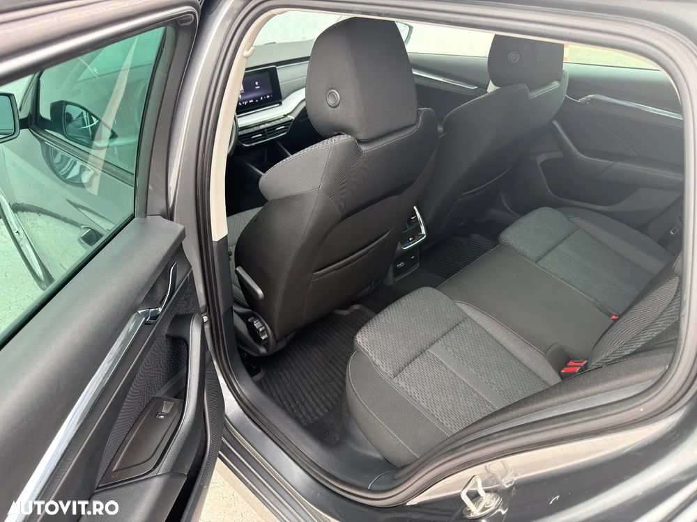 Skoda Octavia 2.0 TDI DSG Style - 30