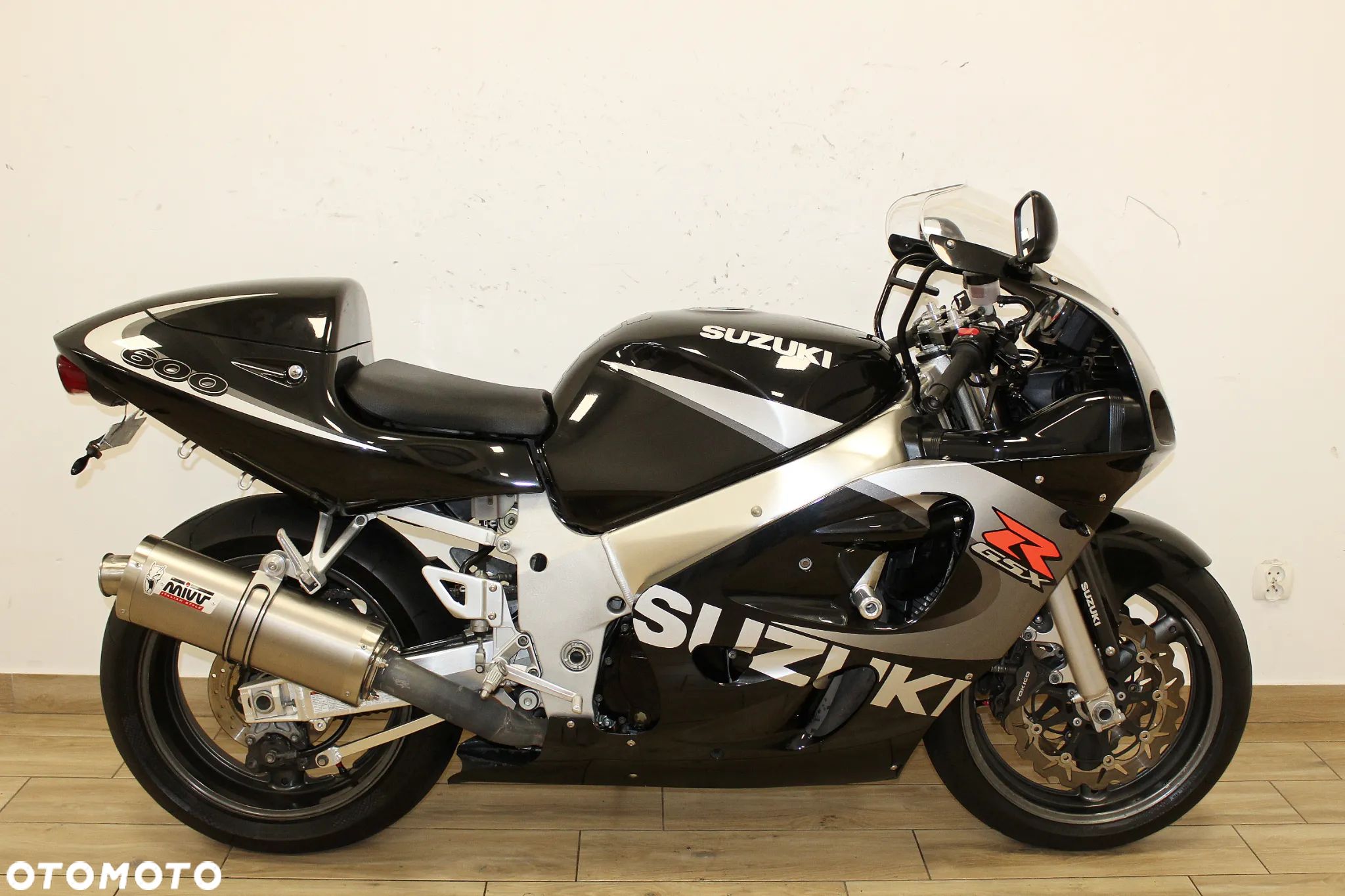 Suzuki GSX-R - 1
