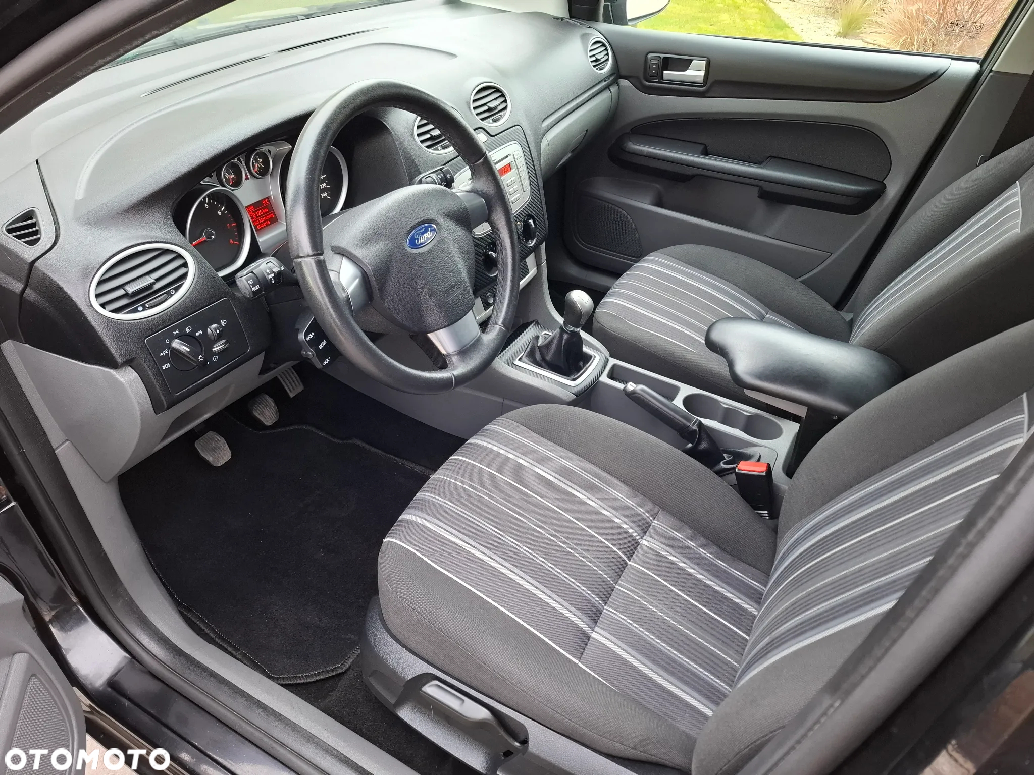 Ford Focus 1.6 16V Sport - 35