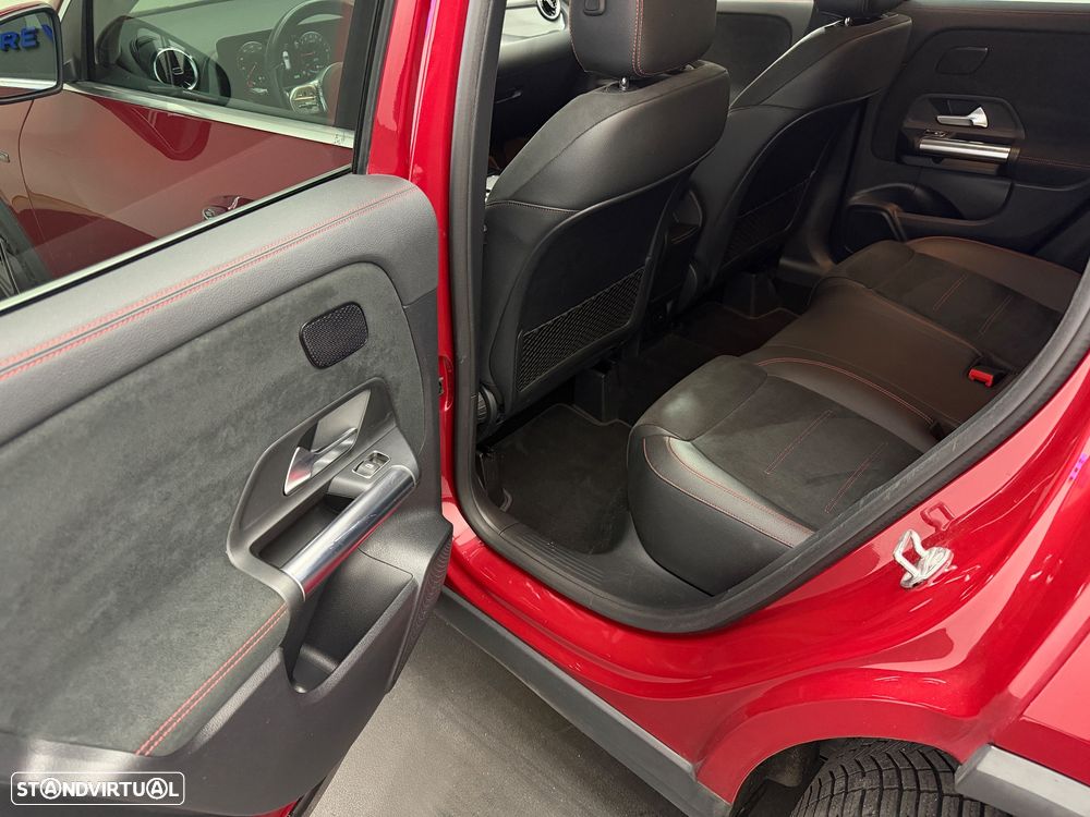 Mercedes-Benz GLA 250 e 8G-DCT AMG Line - 13