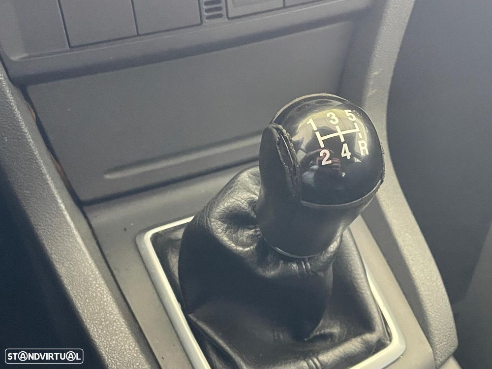 Ford Focus 1.4 16V Trend - 13