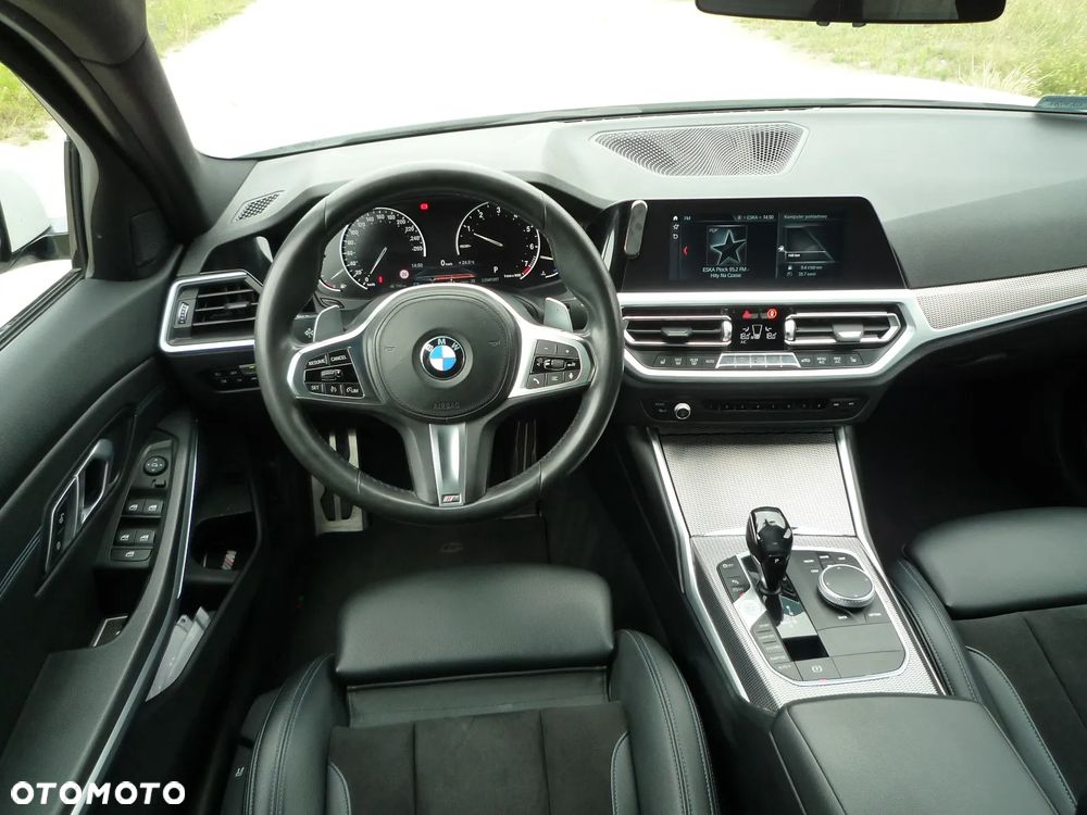 BMW Seria 3 330i xDrive M Sport sport - 28