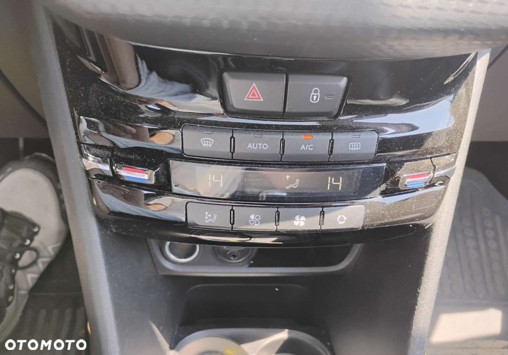 Peugeot 2008 - 15