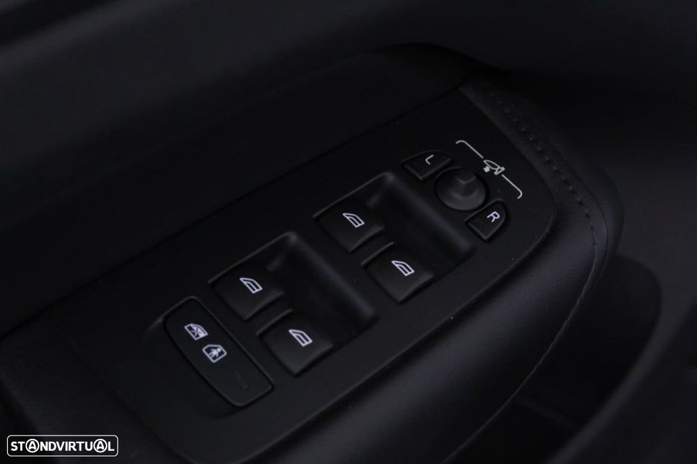 Volvo XC 60 2.0 T6 PHEV Plus Dark AWD - 20