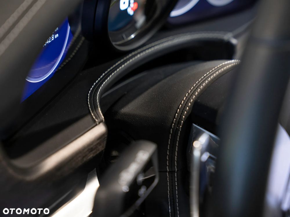 Porsche Panamera 4 E-Hybrid Platinum Edition - 35