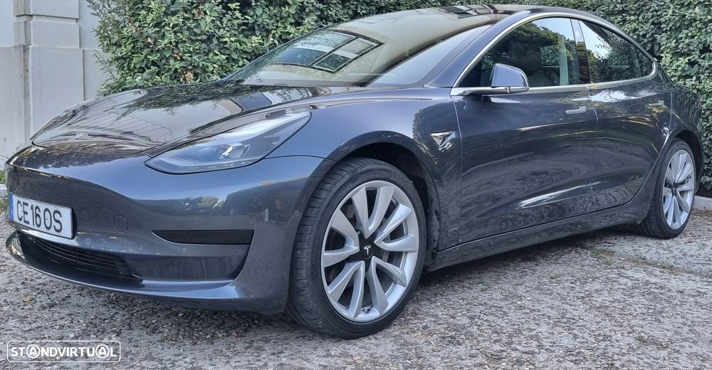 Tesla Model 3 Standard Range Plus RWD - 3