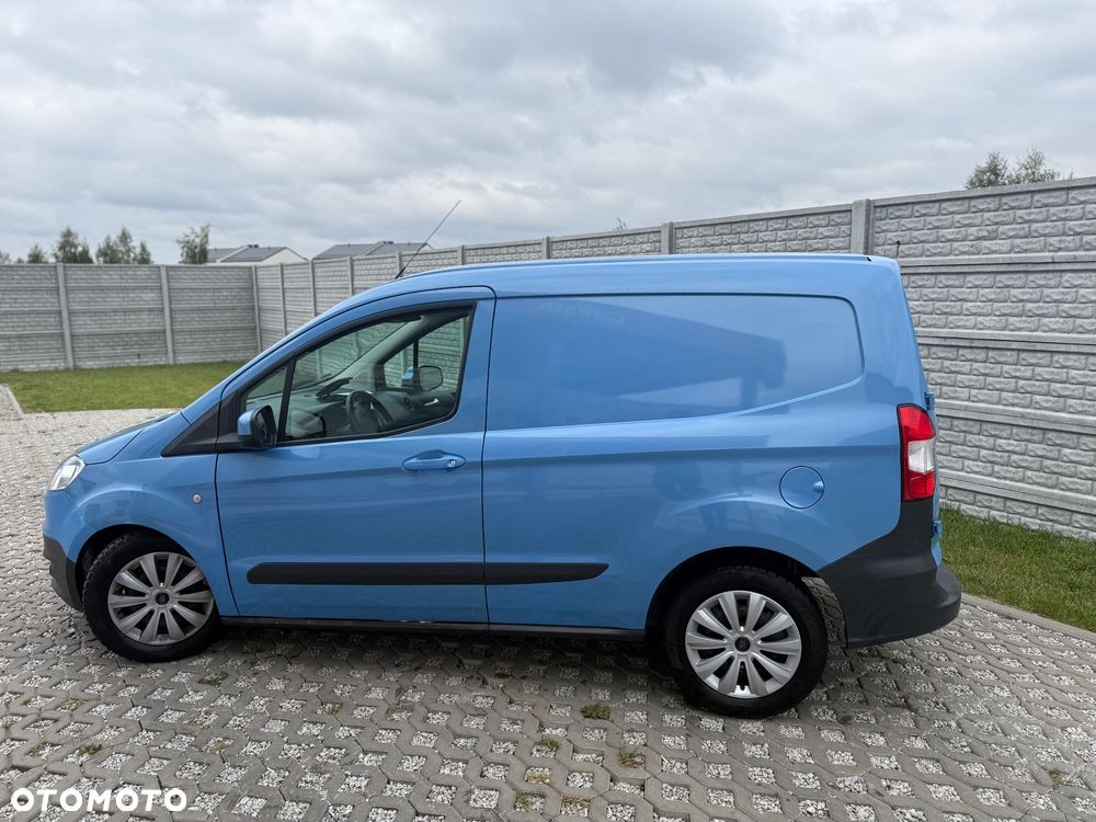 Ford Transit Courier - 8