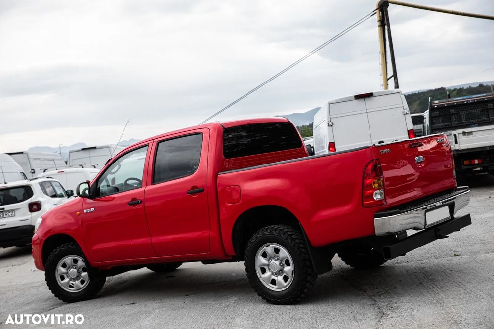 Toyota Hilux 4x4 Double Cab - 3