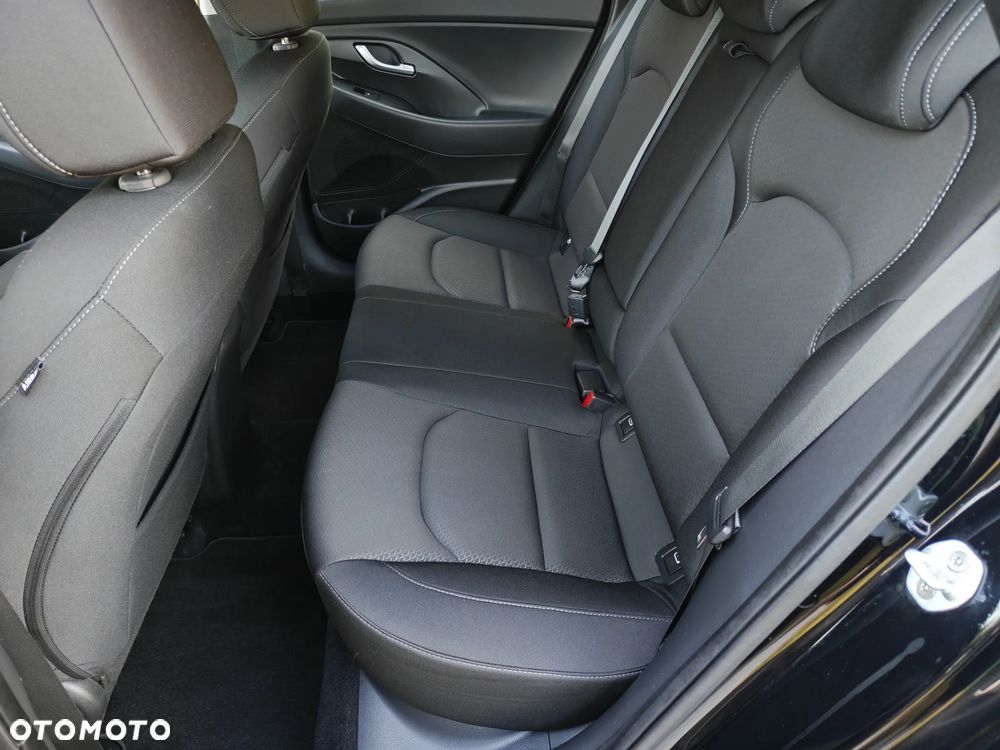 Hyundai i30 blue Kombi 1.6 CRDi Premium - 25