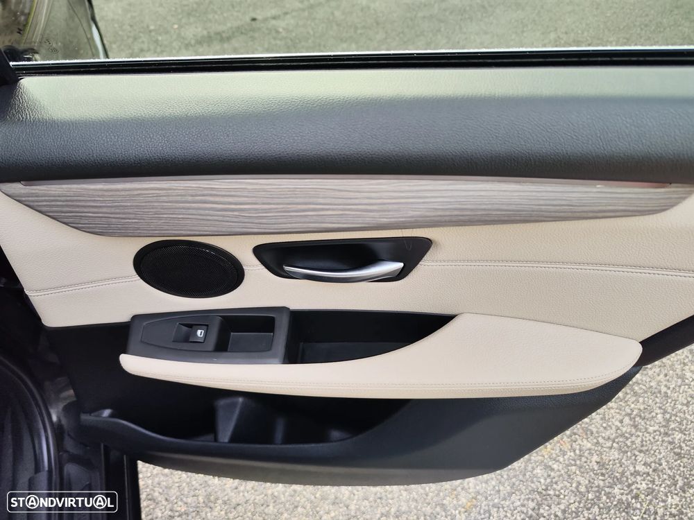 BMW 216 Active Tourer d Aut. Sport Line - 17