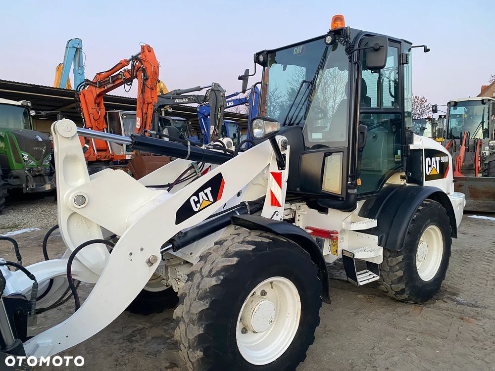 Caterpillar CAT 908M, 2020 ROK, 3400 MTH, ŁYŻKA OTWIERANA + WIDŁY, z NIEMIEC, - 22