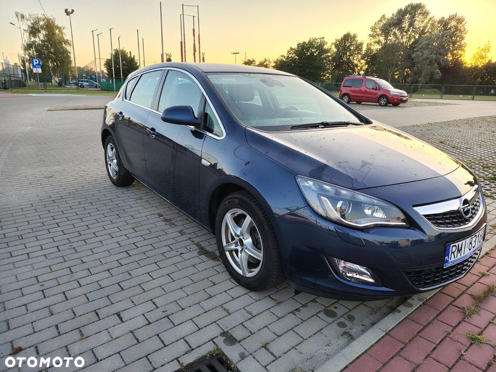 Opel Astra 1.6 Turbo - 2
