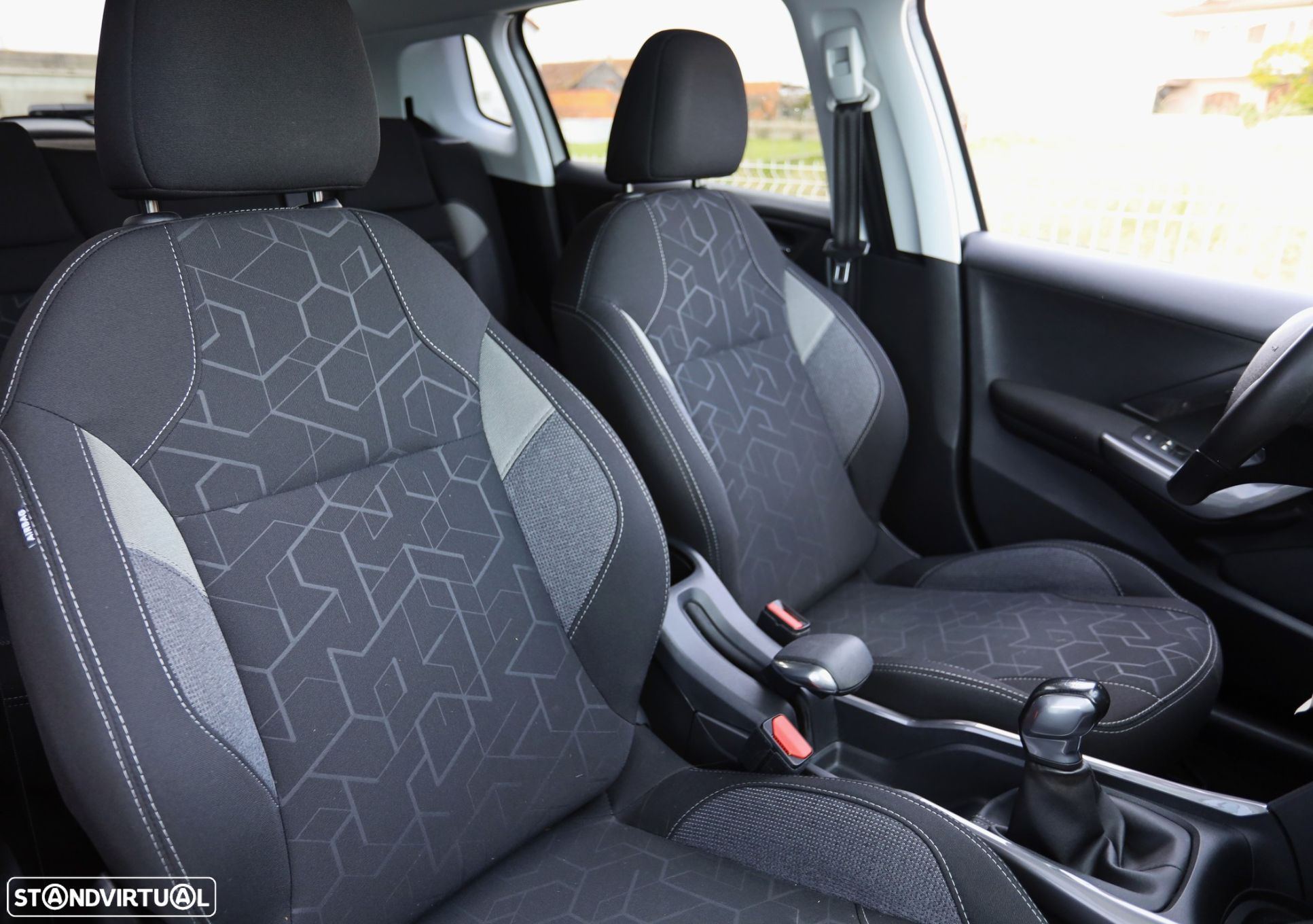 Peugeot 2008 1.6 BlueHDi Style - 14