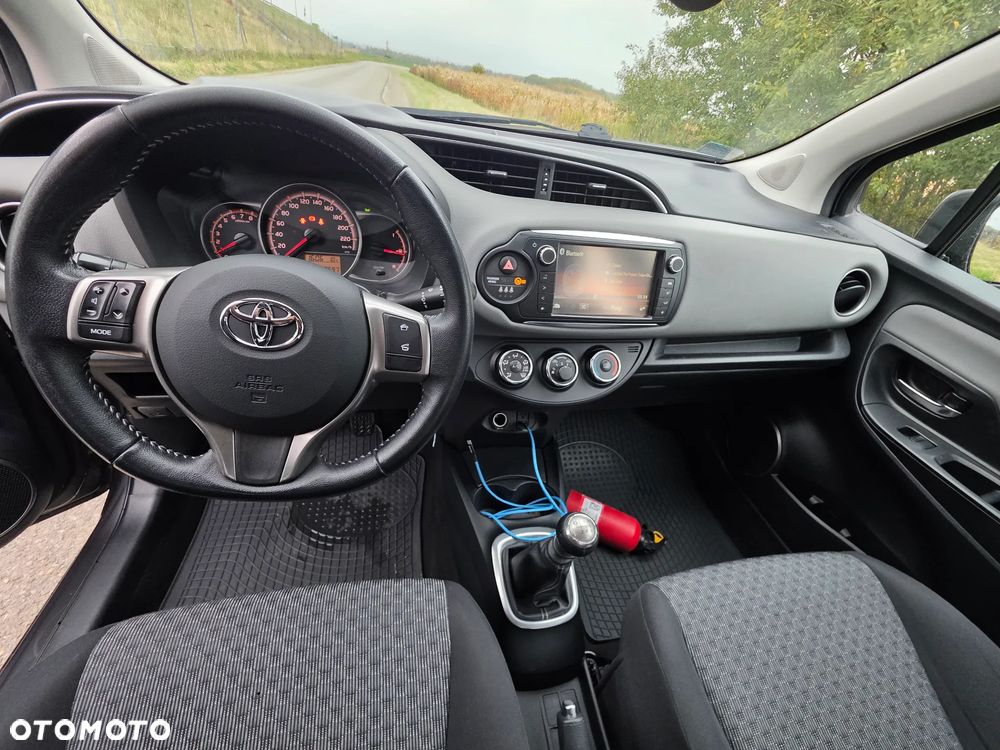 Toyota Yaris 1.33 Premium - 6