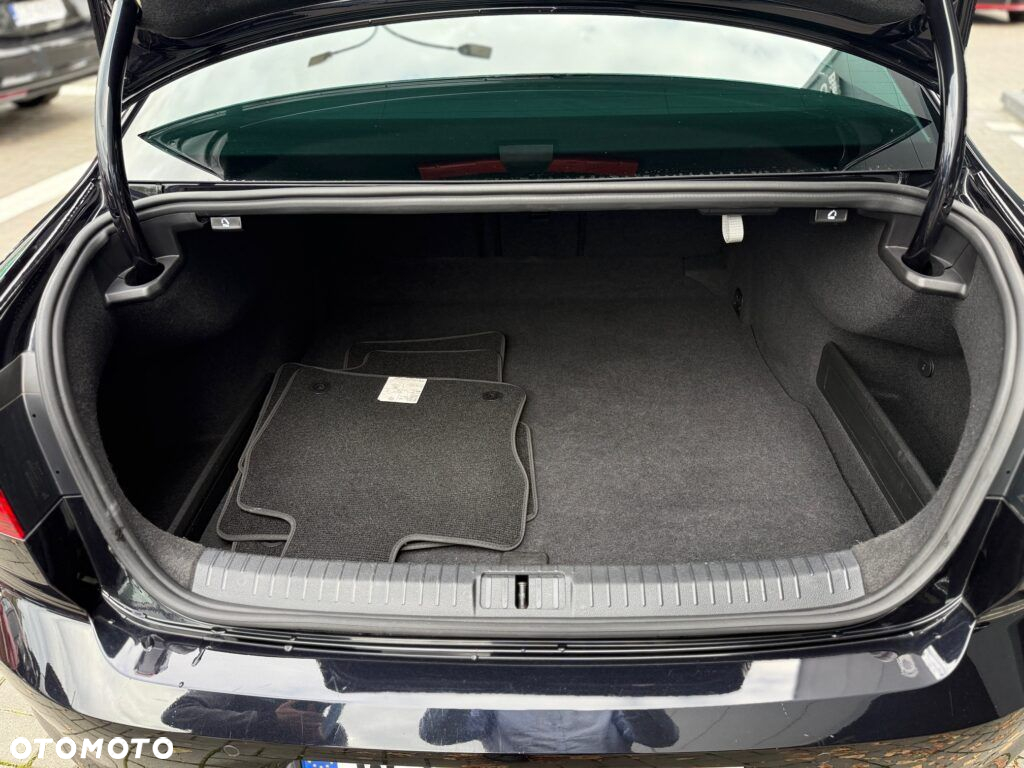 Volkswagen Passat 2.0 TDI EVO Elegance DSG - 12