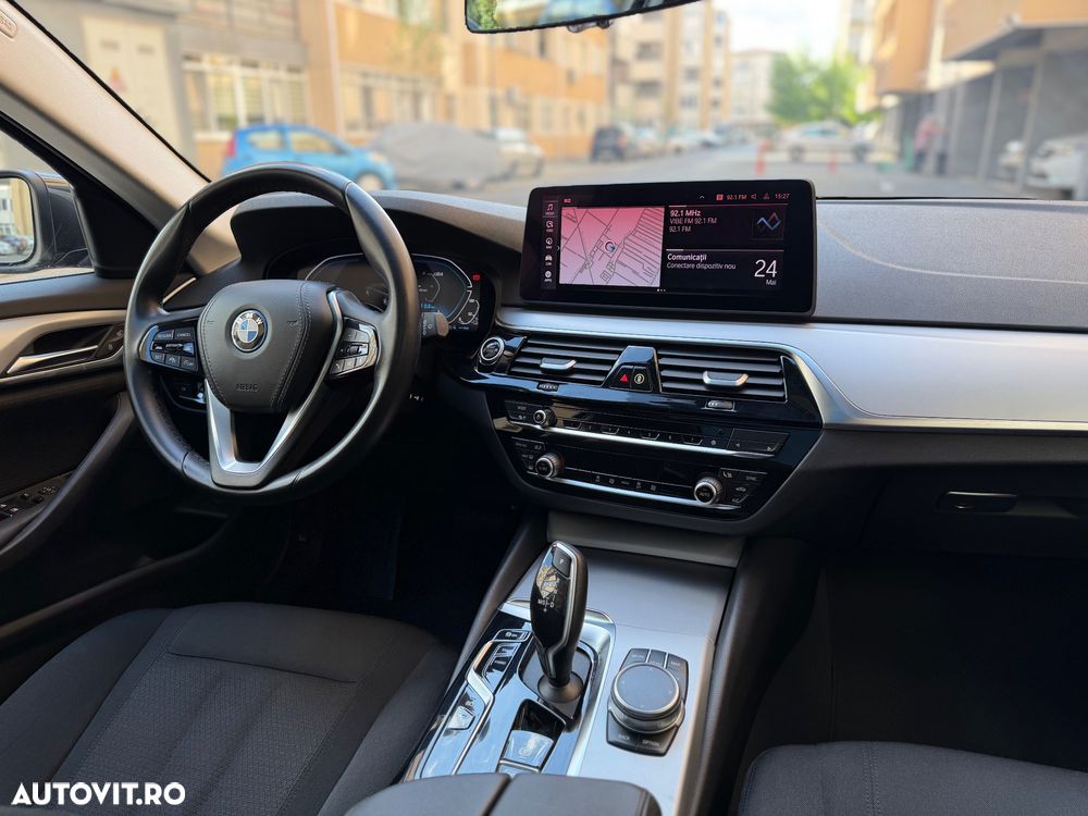 BMW Seria 5 530e xDrive Aut. Luxury Line - 7