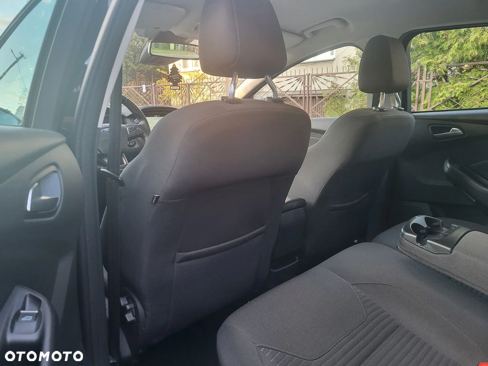 Ford Focus 1.0 EcoBoost Titanium - 11